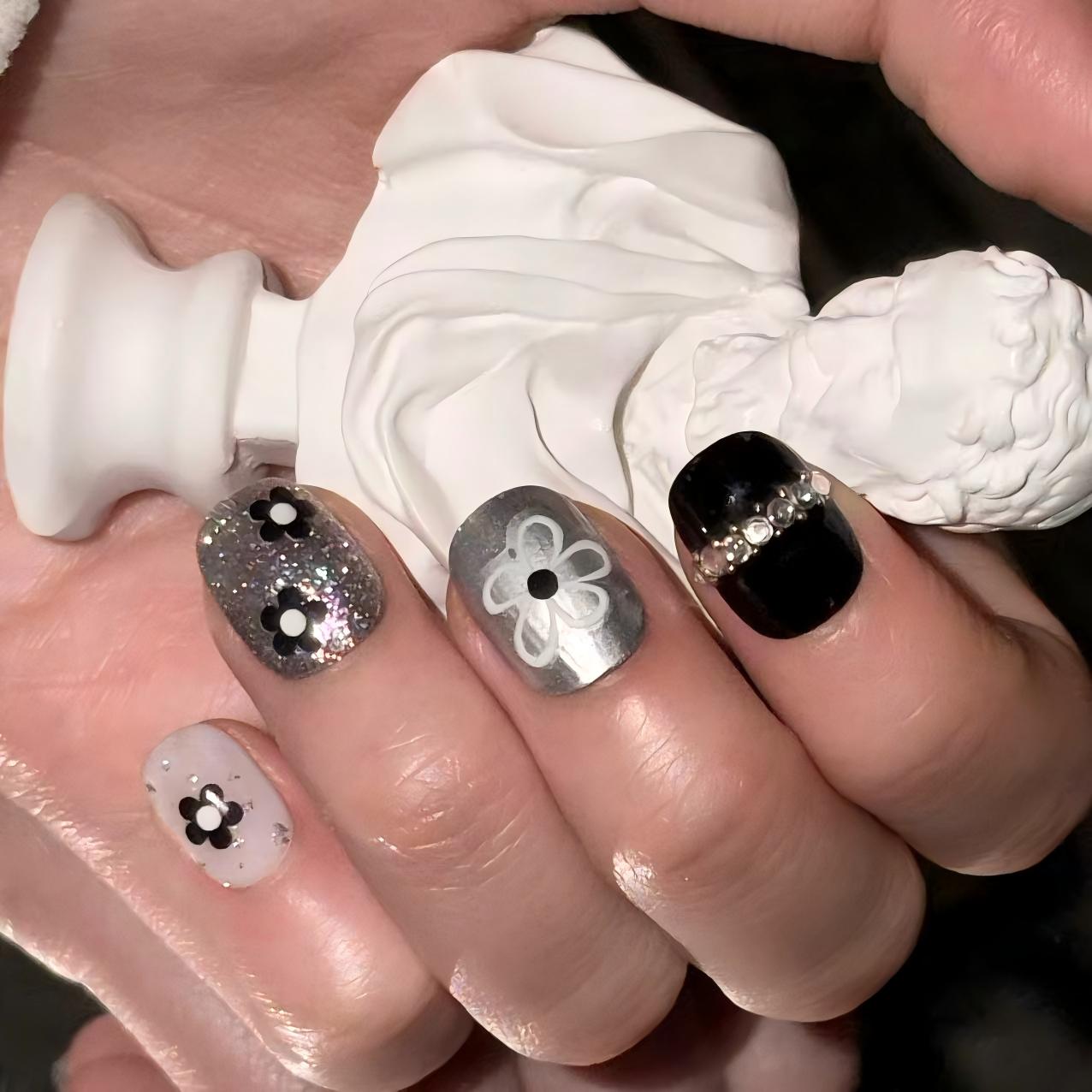 Galaxy Fireworks Short Fake Nails - Black White Glitter Rhinestones