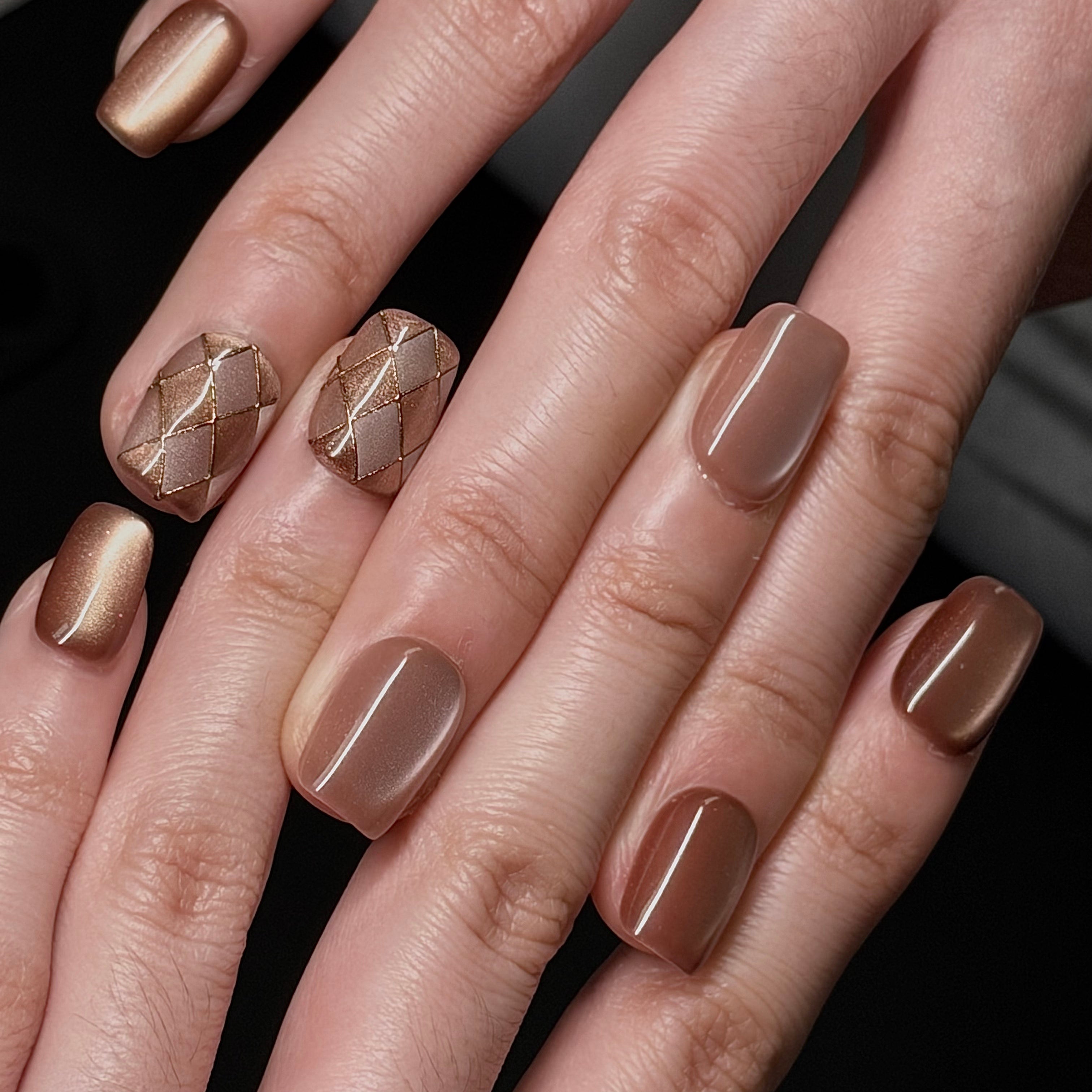 Warm Brown Cat's Eye Nail Patches Diamond Plaid Light Variable Magnet Nail Sheets 10 Pieces Self-Adhesive Handmade Nail Art No Light Required Reusable Convenient Nail Patches Nail Sheets Fake Nails