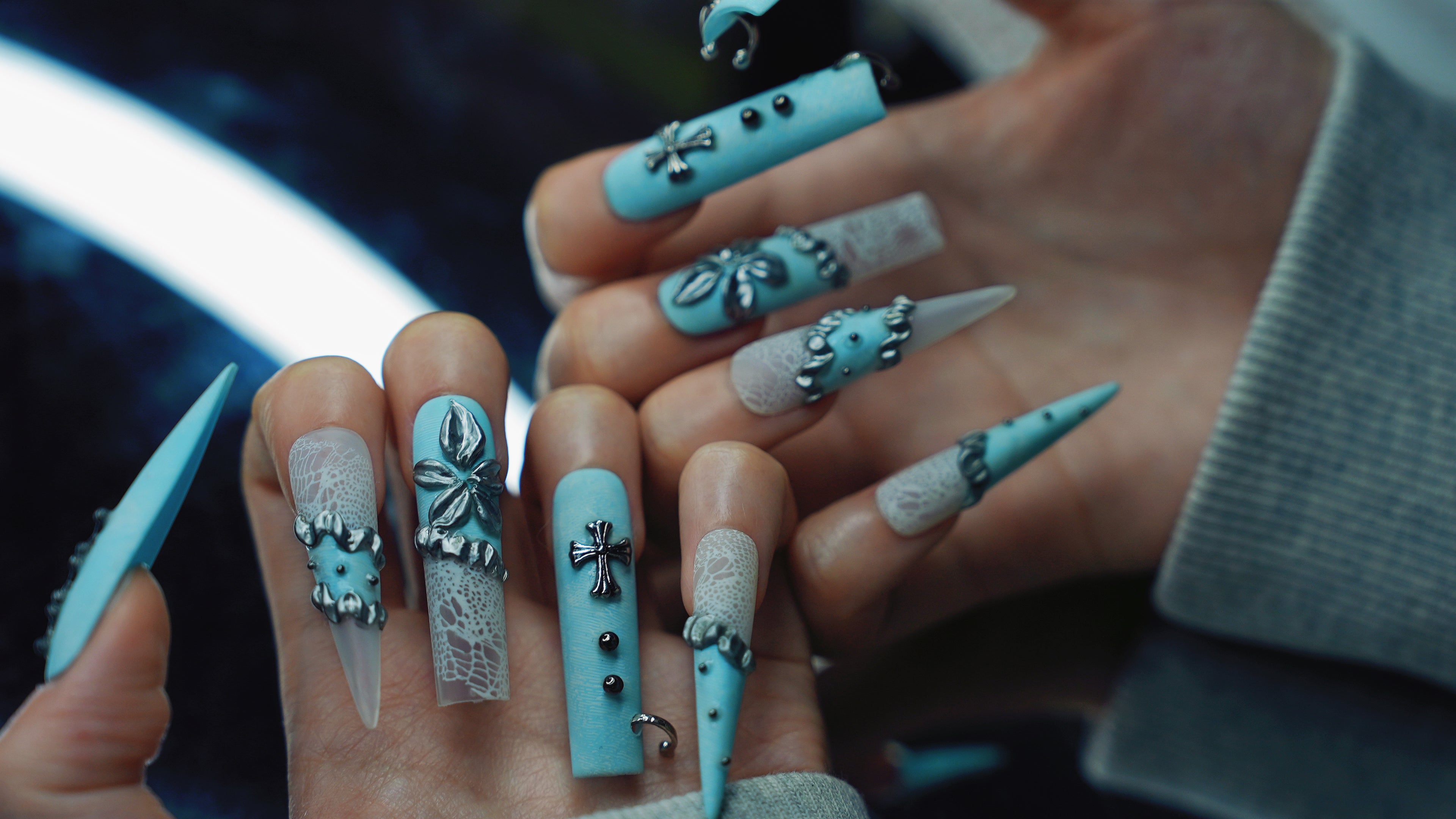 Rivet Code Edgy Fake Nails - Light Blue Lace, Studs & 3D Bow