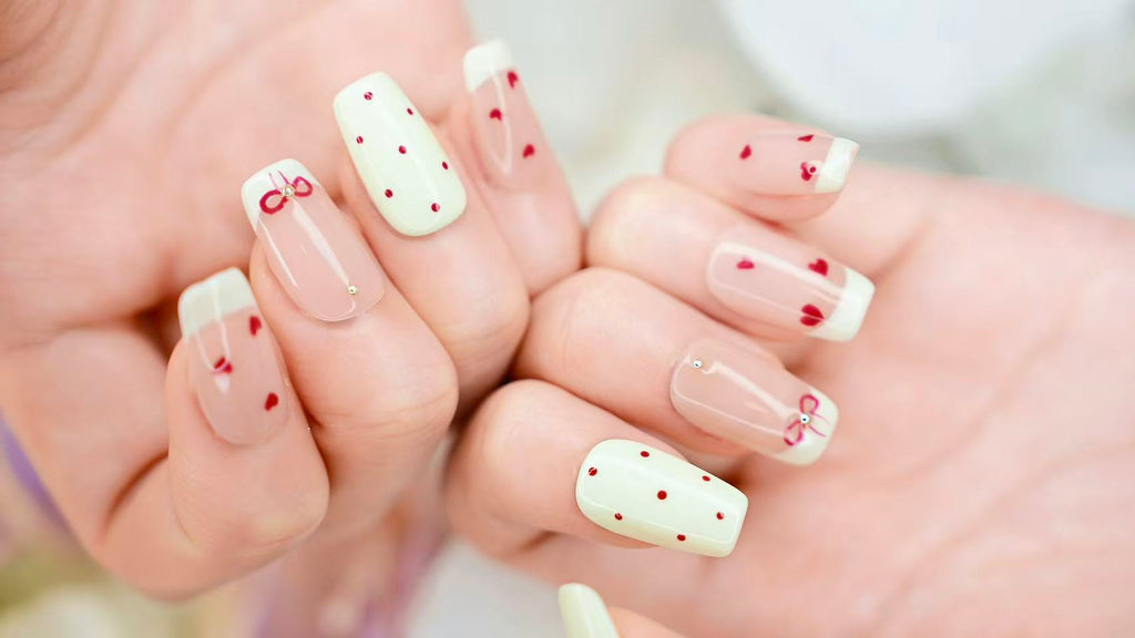 Peach Mint Short Nails - White with Red Heart, Cute Daywear Style